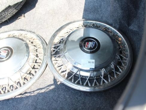 Used 1996 Buick Roadmaster Limited RWD image 29
