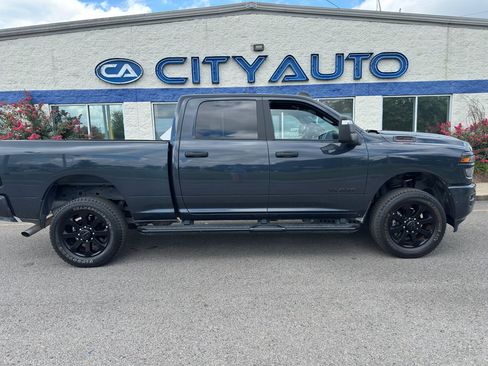 Used 2025 RAM 2500 Big Horn AWD/4WD image 3