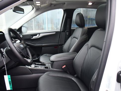 New 2026 Ford Escape SE w/ PHEV Premium Package FWD image 13