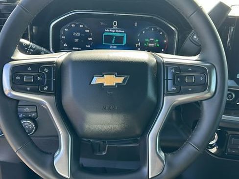Used 2025 Chevrolet Silverado 2500 LT w/ Convenience Package image 19