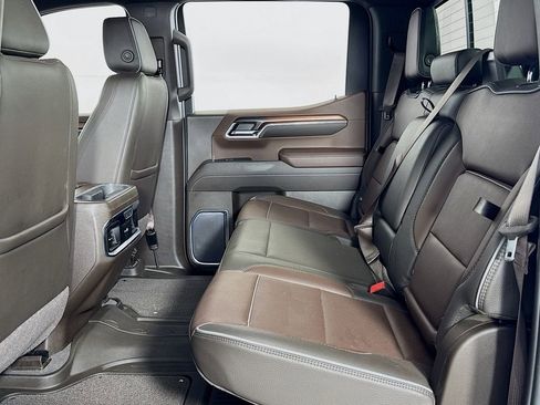 Used 2024 GMC Sierra 1500 Denali w/ Technology Package AWD/4WD image 12