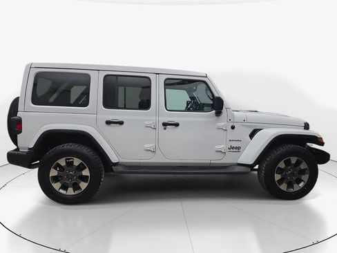 Used 2022 Jeep Wrangler Unlimited Sahara w/ Cold Weather Group AWD/4WD image 5