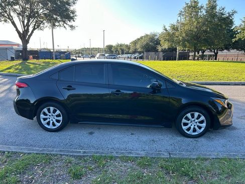 Used 2025 Toyota Corolla LE FWD image 7