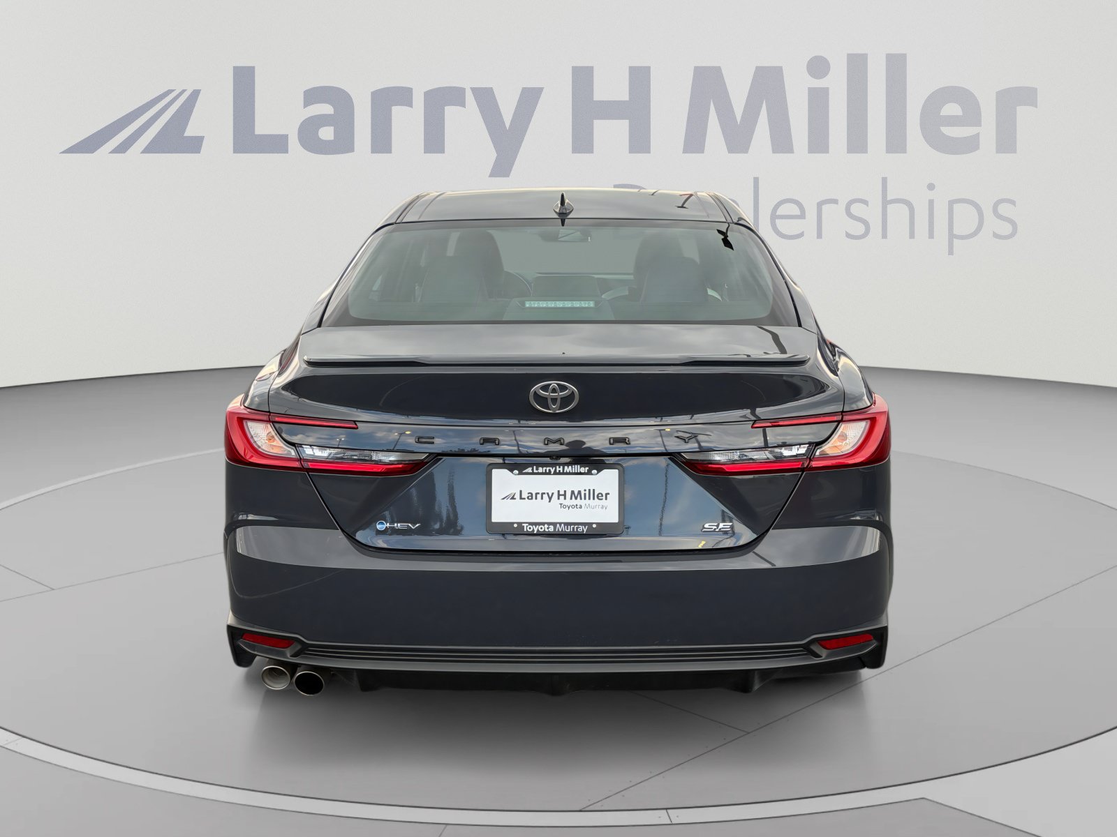 Used 2025 Toyota Camry SE FWD image 4