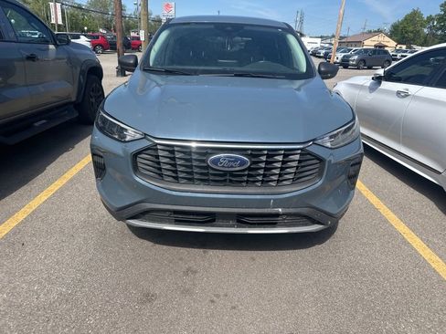 Used 2023 Ford Escape Active AWD/4WD image 2