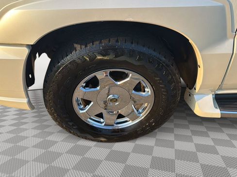 Used 2004 Cadillac Escalade 2WD image 19