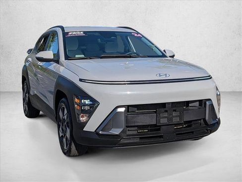 Used 2024 Hyundai Kona SEL FWD image 3