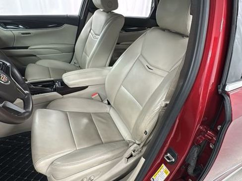 Used 2015 Cadillac XTS Luxury w/ Driver Awareness Package image 10