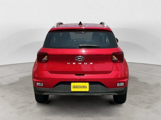Used 2022 Hyundai Venue Limited FWD image 6