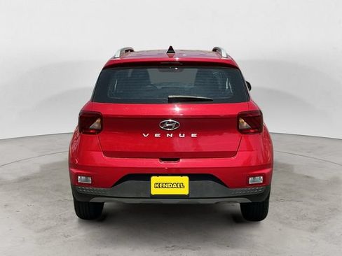Used 2022 Hyundai Venue Limited FWD image 6