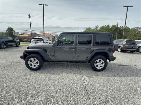 Used 2022 Jeep Wrangler Unlimited Sport AWD/4WD image 2