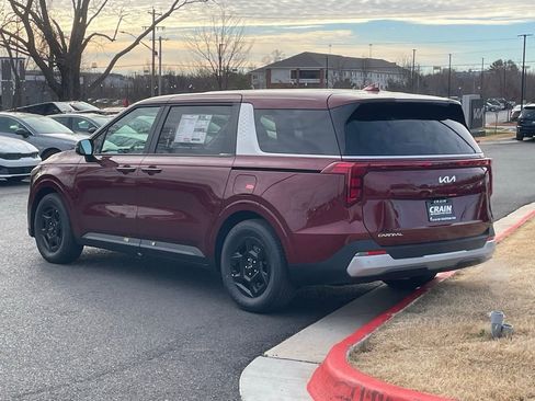 New 2026 Kia Carnival FWD image 3