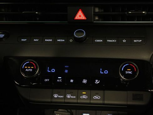 Certified 2026 Hyundai Elantra SEL FWD image 22