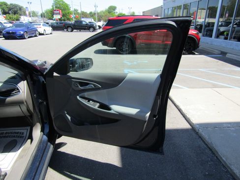Used 2020 Chevrolet Malibu LT FWD image 10
