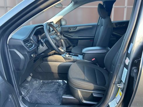 Used 2025 Ford Escape Active image 11
