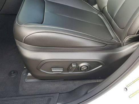 New 2025 Jeep Grand Cherokee Limited w/ Black Appearance Package image 14