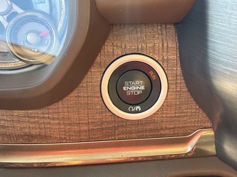 Used 2019 RAM 1500 Limited RWD image 17