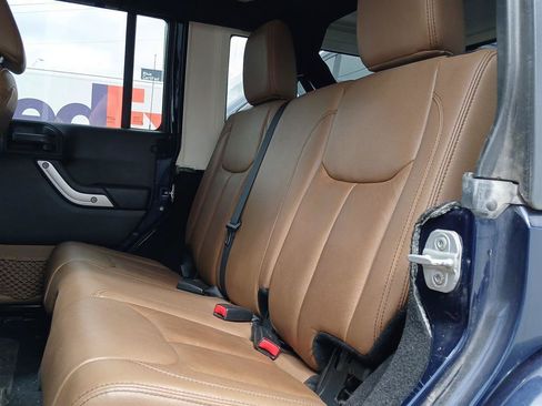 Used 2013 Jeep Wrangler Unlimited Sahara w/ Connectivity Group AWD/4WD image 14