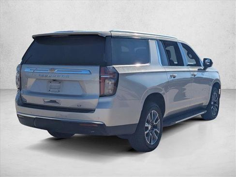 Used 2021 Chevrolet Suburban LT image 5
