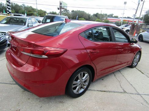 Used 2017 Hyundai Elantra SE FWD image 4