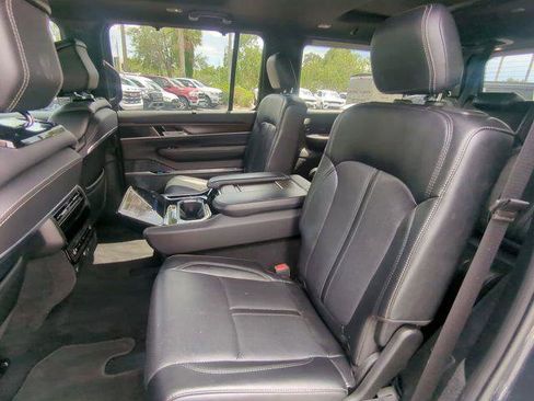 Certified 2023 Jeep Grand Wagoneer 4WD image 17