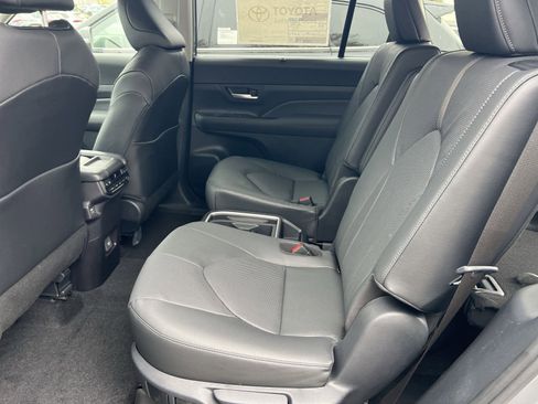 New 2026 Toyota Grand Highlander Platinum image 19