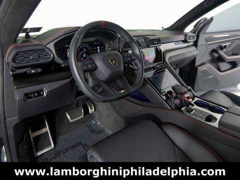 Used 2024 Lamborghini Urus S image 16