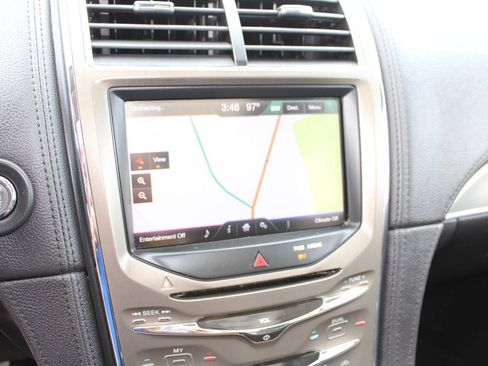 Used 2013 Lincoln MKX AWD image 16