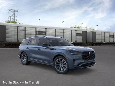 New 2026 Lincoln Aviator AWD w/ Jet Appearance Package image 8