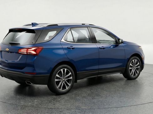 Used 2025 Chevrolet Equinox LT FWD image 9