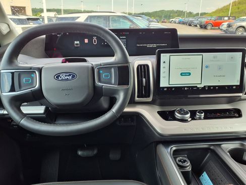 Certified 2025 Ford Expedition Max Active AWD/4WD image 14