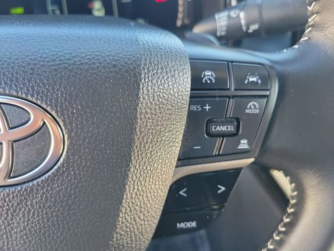 Used 2025 Toyota Camry SE image 25