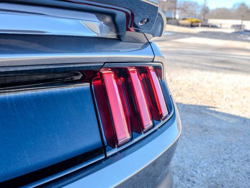 Used 2016 Ford Mustang Shelby GT350 w/ Track Package image 11