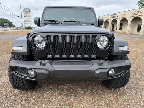 Used 2022 Jeep Wrangler Unlimited Sport AWD/4WD image 2