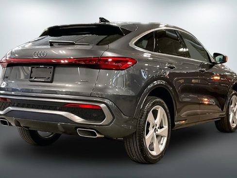 Used 2025 Audi Q5 Premium Plus w/ Premium Plus AWD/4WD image 13