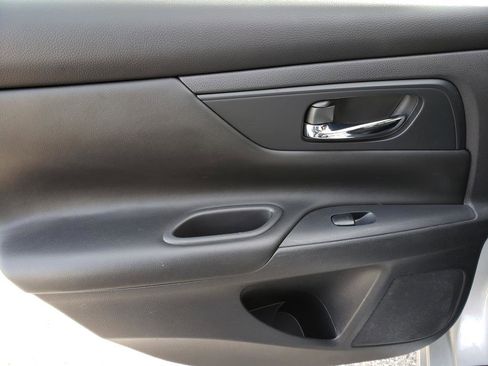 Used 2017 Nissan Altima 2.5 S w/ Power Driver Seat Package image 11