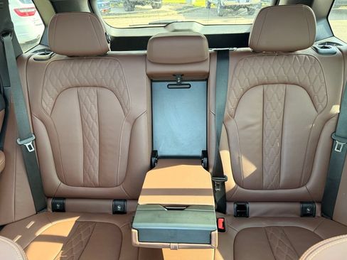 Used 2025 BMW X5 xDrive50e AWD/4WD image 48
