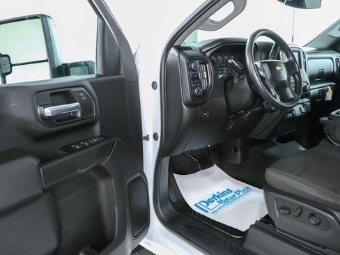 Used 2025 Chevrolet Silverado 2500 Custom w/ Custom Convenience Package AWD/4WD image 3