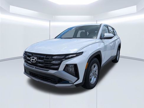 Certified 2026 Hyundai Tucson SE FWD image 8