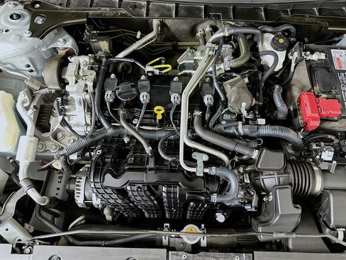 Used 2024 Nissan Altima 2.5 SV image 31