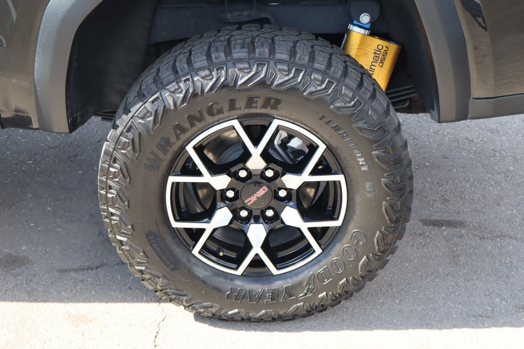 Used 2026 GMC Canyon AT4X AWD/4WD image 13