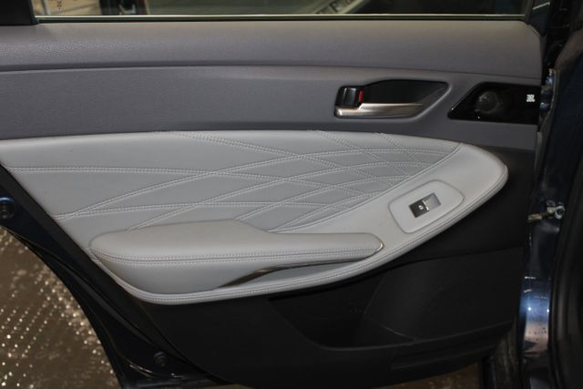 Used 2019 Toyota Avalon Limited w/ All Weather Liner Package FWD image 29