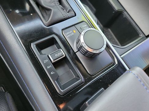 Used 2024 Toyota Tundra Platinum AWD/4WD image 29