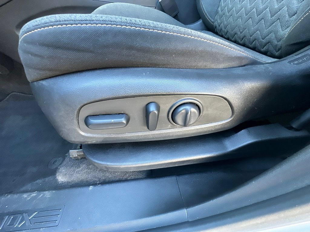 Used 2022 Chevrolet Equinox LT FWD image 19