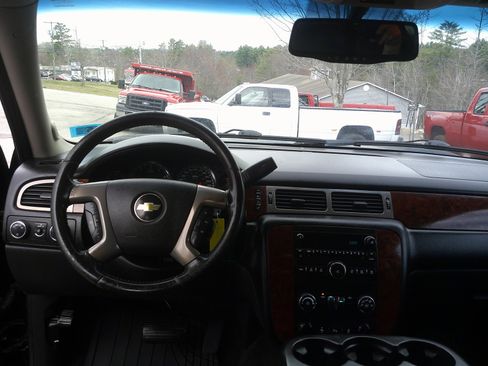 Used 2013 Chevrolet Tahoe LS w/ Convenience Package image 14