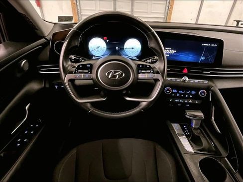 Used 2023 Hyundai Elantra SEL w/ Convenience Package FWD image 5