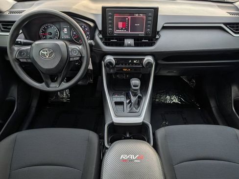 Used 2022 Toyota RAV4 LE image 11
