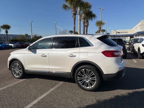 Used 2017 Lincoln MKX Reserve w/ Lincoln MKX Climate Package image 9