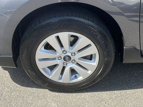 Used 2019 Subaru Outback 2.5i image 9