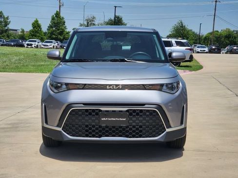 Certified 2025 Kia Soul LX w/ LX Technology Package FWD image 2